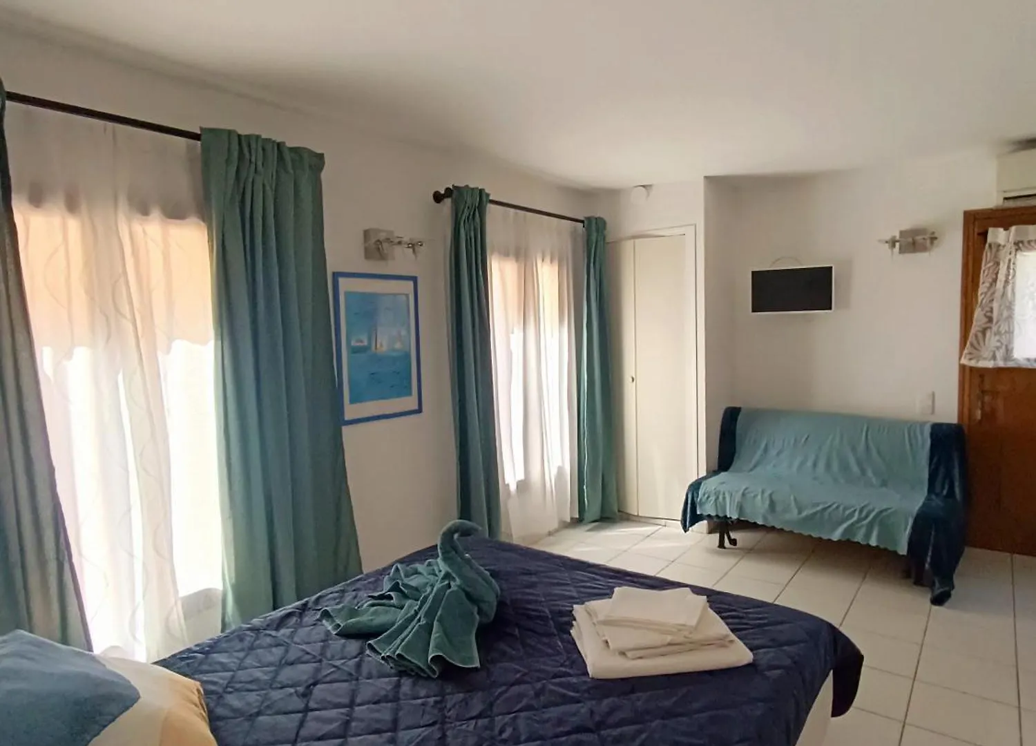 Le Clos Des Galejades Porquerolles Aparthotel
